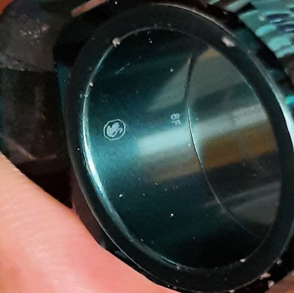 New AUTHENTIC GENUINE SWAROVSKI LUCENT green 💚 ring - Picture 9 of 9